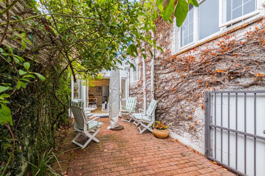 To Let 2 Bedroom Property for Rent in Claremont Upper Western Cape